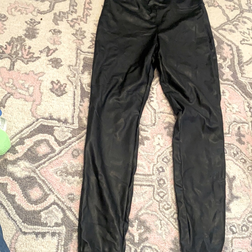 Joe fresh faux leather leggings size M. Brand new